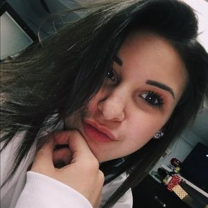 Meet your Posher, Hailey